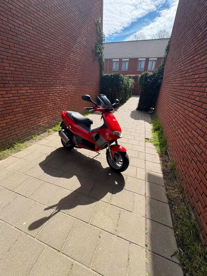 Gilera runner 180cc m07 A1, Fietsen en Brommers, Snorfietsen en Snorscooters, Zo goed als nieuw, Ophalen