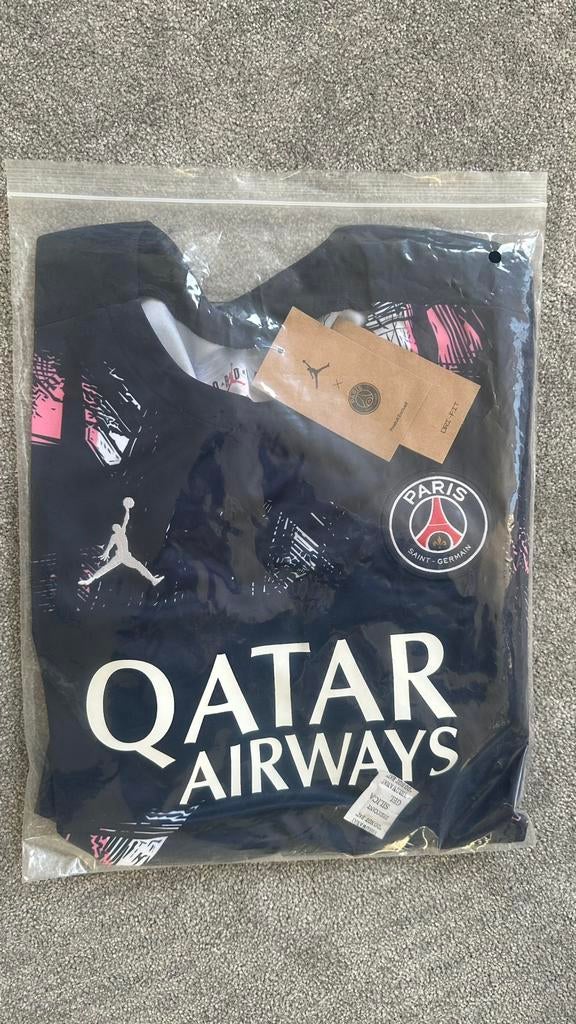 Twee shirtjes van psg en lyon, Ophalen of Verzenden, Zo goed als nieuw