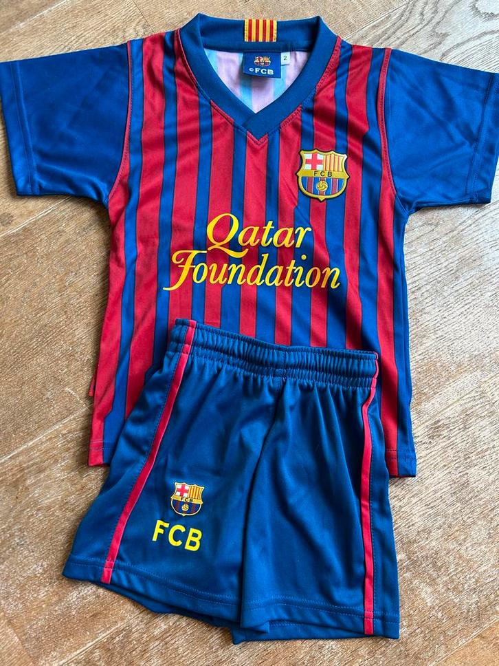 NIEUW FC Barcelona Messi voetbaltenue maat 92-98, Kinderen en Baby's, Babykleding | Overige, Zo goed als nieuw, Jongetje of Meisje