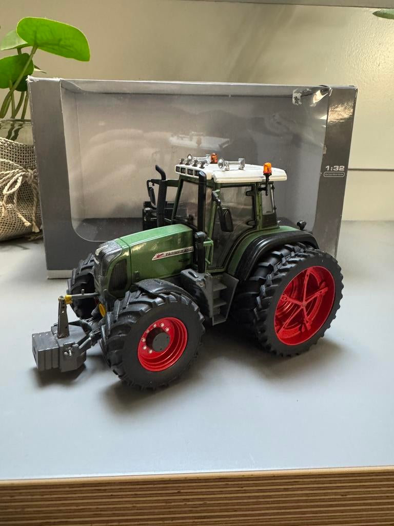 Fendt Vario 410, verbouwd, Hobby en Vrije tijd, Modelauto's | 1:32, Ophalen of Verzenden, Zo goed als nieuw, Tractor of Landbouw
