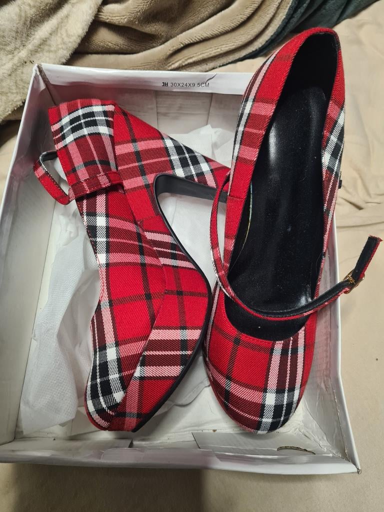 Pumps maat 43, Pumps, Nieuw, Ophalen of Verzenden, Rood
