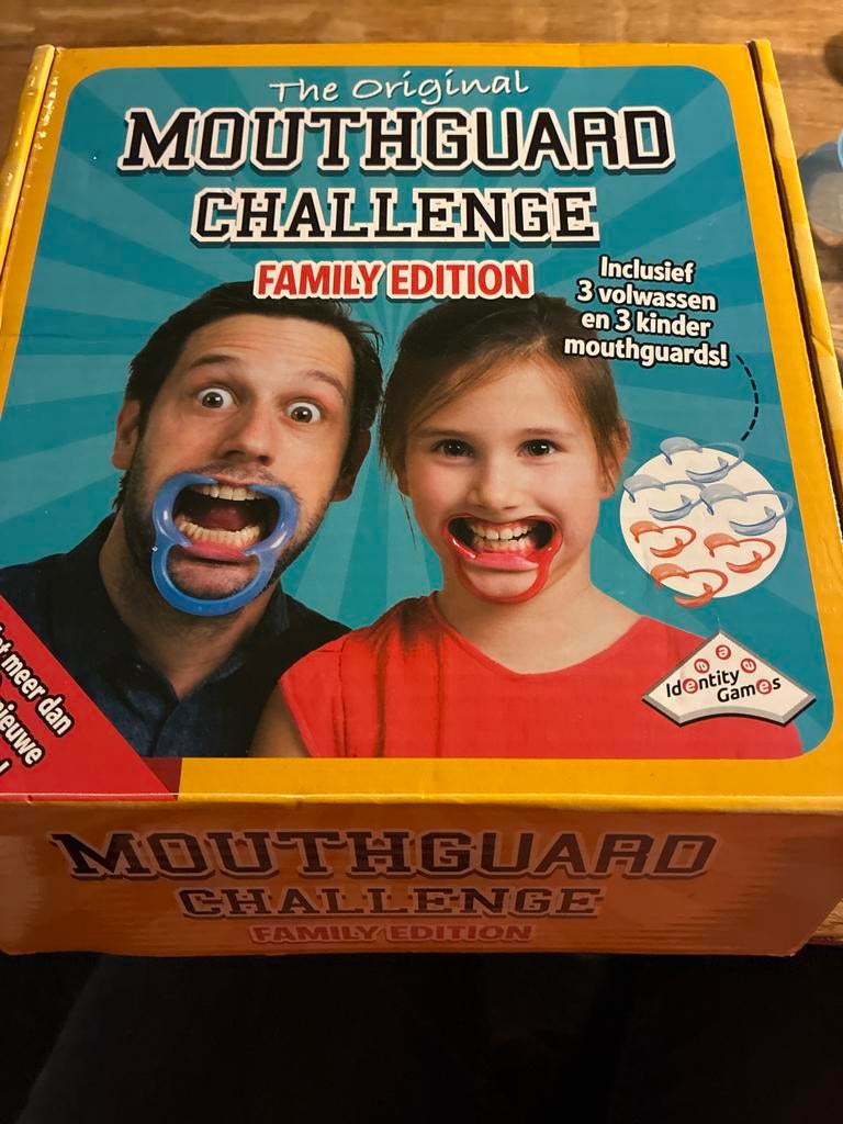 Mouthguard Challenge Family Edition, Hobby en Vrije tijd, Gezelschapsspellen | Bordspellen, Drie of vier spelers, Ophalen of Verzenden
