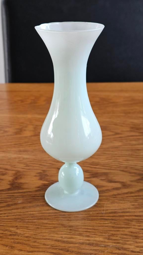 Vintage Opaline Melkglas Vaas Jaren '70 - Hemelsblauw, Antiek en Kunst, Ophalen of Verzenden