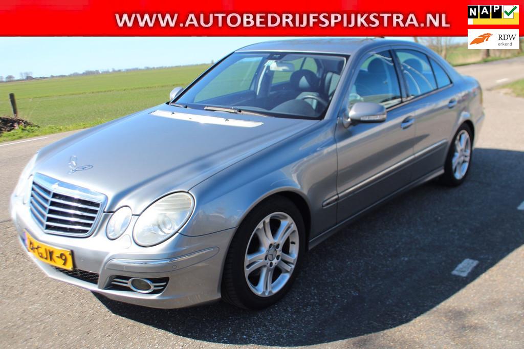 Mercedes-Benz E-klasse 280 CDI Avantgarde AUTOMAAT, Auto's, Mercedes-Benz, Achterwielaandrijving, Gebruikt, Zwart, 190 pk