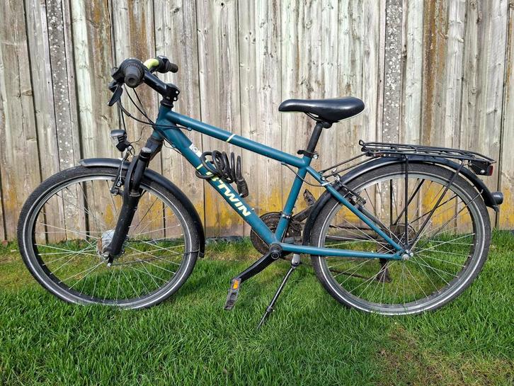B-Twin jongensfiets 24inch met hangslot en 18 versnellingen, Fietsen en Brommers, Fietsen | Jongens, Gebruikt, 24 inch, Handrem