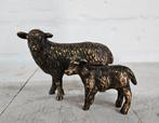 SCHAAP MET 2 LAMMETJES / bronzen beeld, Ophalen of Verzenden, Nieuw, Boerderijdier, Beeldje of Figuurtje