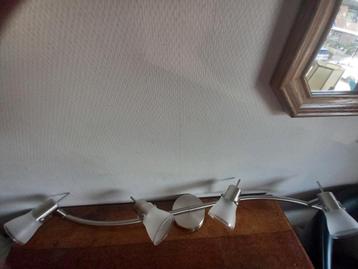 Plafond lamp met 4 draaibare spots op rail . beschikbaar voor biedingen