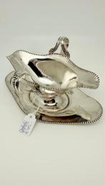 Antieke sauskom met onderschotel. Materiaal : EPNS, Antiek en Kunst, Ophalen of Verzenden, Zilver