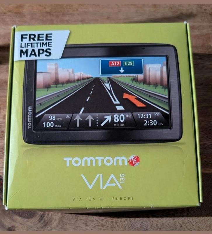 TomTom VIA 135 M Navigatiesysteem, Auto diversen, Autonavigatie, Zo goed als nieuw, Ophalen