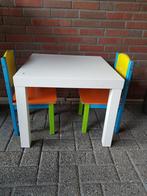 Kindertafel met 2 stoeltjes, Kinderen en Baby's, Speelgoed | Speeltafels, Ophalen, Zo goed als nieuw