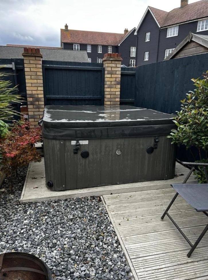 Balboa 6 persoons jacuzzi, Tuin en Terras, Bubbelbaden en Hottubs, Zo goed als nieuw, Vast, Afdekzeil, Filter, Pomp, Trap, Ophalen