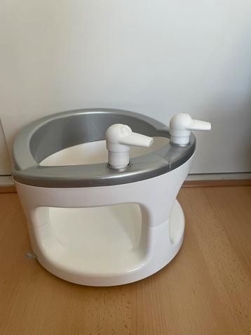 Kinderzitje voor in bad beschikbaar voor biedingen