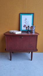 Retro vintage kastje, tv meubel met klep, nachtkastje, Huis en Inrichting, Ophalen, Gebruikt, Vintage, 50 tot 100 cm