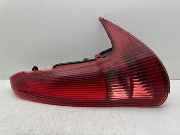 Achterlicht rechts van een Peugeot 206 beschikbaar voor biedingen