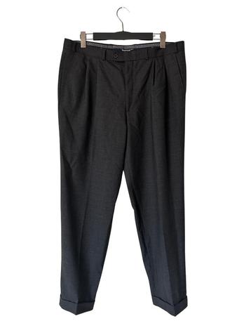 Burberry broek XXL beschikbaar voor biedingen