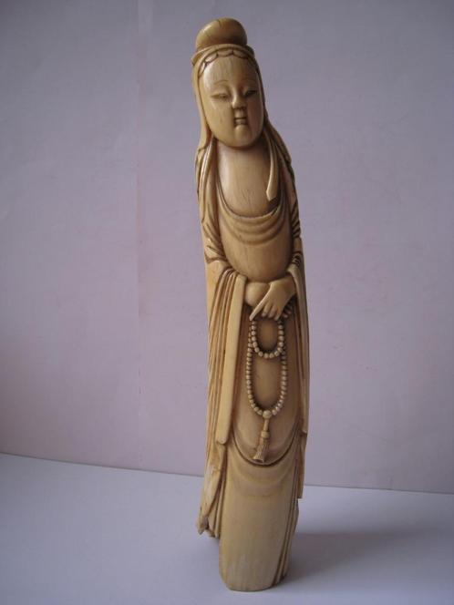 ANTIEK GROOT BEELD ; HAND GESNEDEN NAT.MAT.  GODIN GUAN YIN, Antiek en Kunst, Kunst | Niet-Westerse kunst, Verzenden
