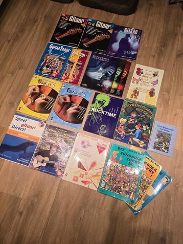 Gitaar lesboeken, FastTrack Gitaar deel 1 en 2, Steps 1, ... beschikbaar voor biedingen