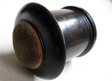  Antieke ebbenhouten pot met speldenkussen uit Frankrijk beschikbaar voor biedingen