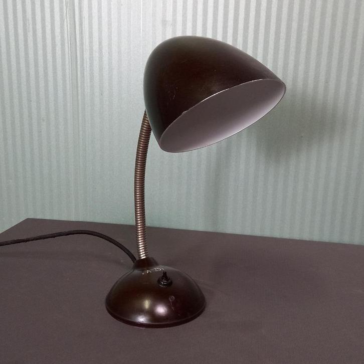 Vintage bureaulamp bakeliet E.K. Cole model 11.105, Huis en Inrichting, Lampen | Tafellampen, Gebruikt, Minder dan 50 cm, Metaal