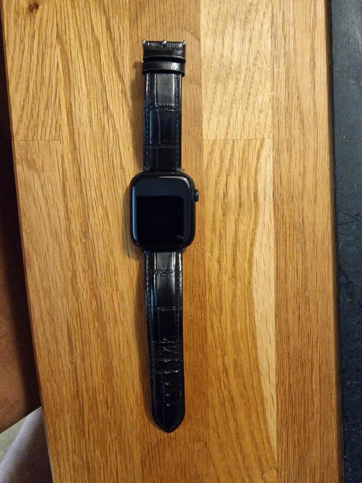 Apple Watch Series 7 45mm Nike Edition, Sieraden, Tassen en Uiterlijk, Smartwatches, Zo goed als nieuw, iOS, Zwart, Ophalen of Verzenden