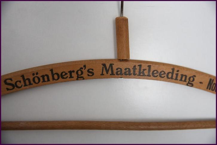 kleedinghanger Schönberg’s Maatkleeding Rotterdam, Kleding | Dames, Kledinghangers, Gebruikt, Hout, Kinderen, Ophalen of Verzenden