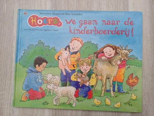 Hoera, we gaan naar de kinderboerderij!, Boeken, Kinderboeken | Kleuters, Zo goed als nieuw, Fictie algemeen, 5 of 6 jaar, Jongen of Meisje