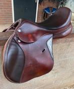 Equiline springzadel 17inch, Dieren en Toebehoren, Paarden en Pony's | Zadels, Ophalen, Zo goed als nieuw, Springen