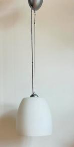 Mat wit glazen ovale hanglamp IKEA, Huis en Inrichting, Lampen | Hanglampen, Ophalen, Gebruikt, Glas, Minder dan 50 cm
