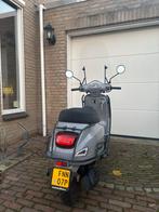 Scooter Senzo Rivalux 2022 - Nardo Grey/grijs, Fietsen en Brommers, Snorfietsen en Snorscooters, Gebruikt, Benzine, Ophalen, Overige merken