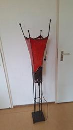 Rode Staande Lamp met Sfeervol Licht, Huis en Inrichting, Lampen | Vloerlampen, Ophalen, Gebruikt, 100 tot 150 cm, Metaal