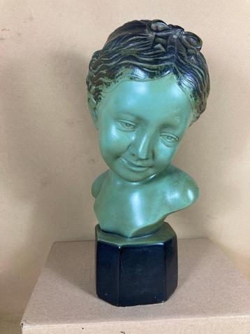 Art Deco gipsen buste van een meisje beschikbaar voor biedingen