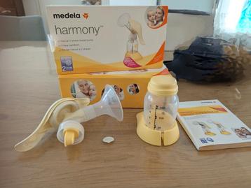 Medela handkolf, superhandig voor onderweg! beschikbaar voor biedingen