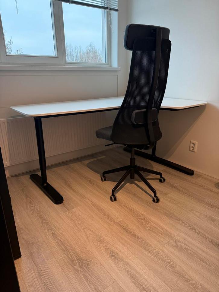 IKEA Bekant Bureau - Wit (2x), Huis en Inrichting, Bureaus, Gebruikt, Bureau, In hoogte verstelbaar, Ophalen