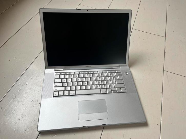 Apple macbook pro A1226 voor onderdelen/hobbyist, Computers en Software, Apple Macbooks, Zo goed als nieuw, MacBook Pro, 2 tot 3 Ghz