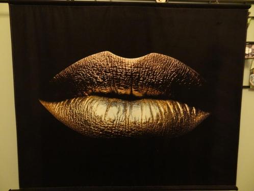 Wandkleed Glamour Kiss Goud - 146x110 cm, Huis en Inrichting, Woonaccessoires | Wanddecoraties, Zo goed als nieuw, Ophalen