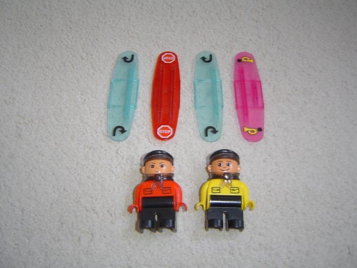 2 machinisten en 4 codestenen voor de duplo intelli trein, Kinderen en Baby's, Speelgoed | Duplo en Lego, Gebruikt, Duplo, Complete set