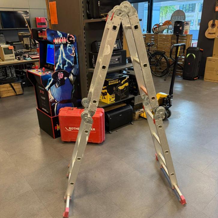 Altrex Varitrex Plus vouwladder 4x3 treden | Met garantie, Doe-het-zelf en Verbouw, Ladders en Trappen, Zo goed als nieuw
