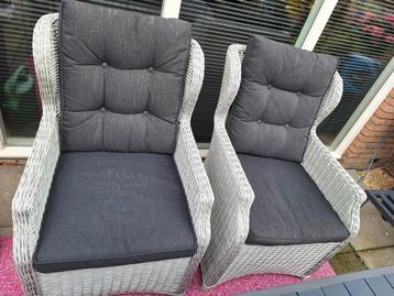 2 tuinstoelen avh tuinmeubelen beschikbaar voor biedingen