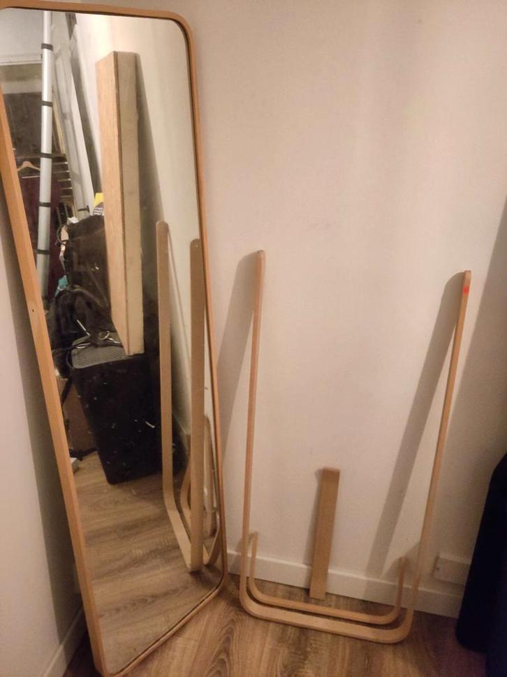 IKEA IKORNNES staande spiegel, Huis en Inrichting, Woonaccessoires | Spiegels, Zo goed als nieuw, Minder dan 50 cm, 150 tot 200 cm
