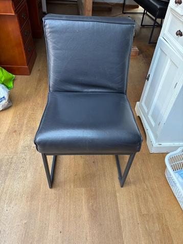 Vier geweldige leren eetkamer stoelen  beschikbaar voor biedingen