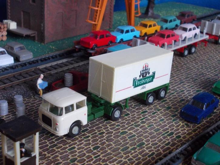 Skoda S 706 RTTN Container-oplegger Permot Freiberger Pils, Hobby en Vrije tijd, Modelauto's | 1:87, Nieuw, Ophalen of Verzenden