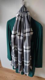 Mooie grote sjaal omslagdoek, Kleding | Dames, Ophalen of Verzenden, Sjaal, Zo goed als nieuw