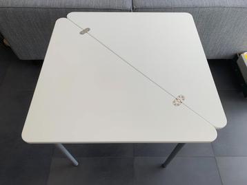 IKEA LOKKA tafel 2 in 1 driehoek of vierkant in nette staat beschikbaar voor biedingen