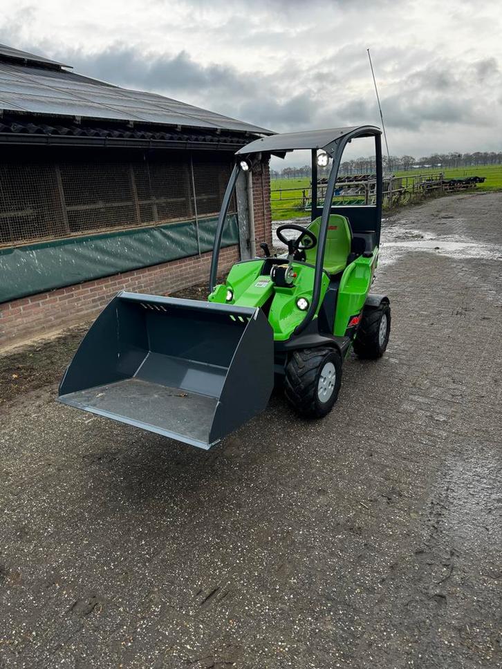 Avant 225 Mini Loader - Compact en Krachtig!, Zakelijke goederen, Machines en Bouw | Tuin, Park en Bosbouw, Voertuig of Aanhanger