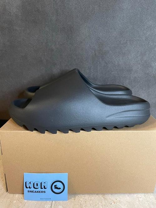 ✅ Adidas Yeezy Slide Onyx EU 39 - US 6, Kleding | Dames, Schoenen, Nieuw, Sneakers of Gympen, Ophalen of Verzenden
