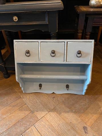 Brocante hangkastje, oud wandkastje, klein keukenkastje VdlM beschikbaar voor biedingen