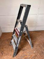 Altrex 3 trede klap trap., Doe-het-zelf en Verbouw, Ladders en Trappen, Gebruikt, Ophalen of Verzenden, Minder dan 2 meter