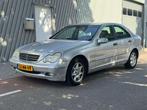 Mercedes-Benz C-Klasse 1.8 C180 Kompr Sedan 2004 Grijs, Auto's, 13 km/l, Achterwielaandrijving, 74 €/maand, 1796 cc