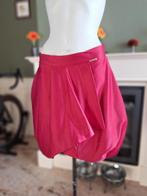 Rinascimento rode tulp rok L / 40 gratis verzenden in NL, Kleding | Dames, Verzenden, Zo goed als nieuw, Knielengte, Rood