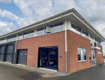 Veelzijdige Bedrijfsruimte met Apart Kantoor! beschikbaar voor biedingen